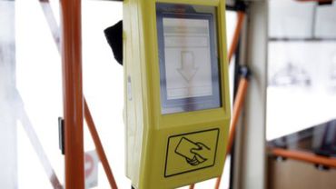 Дорога вильнюсцев на работу: бумажных билетов нет, электронная система не действует