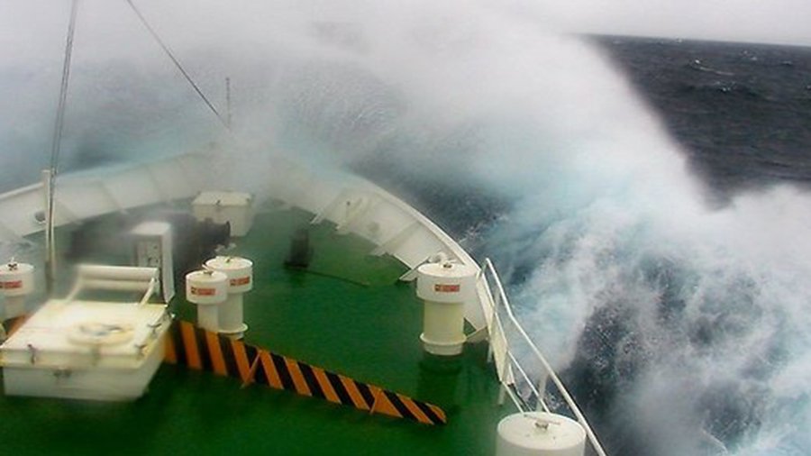 ЧП на борту парома: судно дало сильный крен, пассажиры пережили шок - Литва и страны Балтии