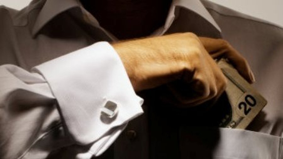 В Литве с новым законом о «незаконном обогащении»
стали закручивать гайки теневой экономики


 - Происшествия и криминал