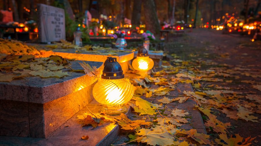 Полиция Литвы: 1-2 ноября будет проводиться патрулирование возле кладбищ - Литва и страны Балтии