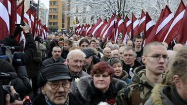 В Риге прошло шествие легионеров Ваффен СС и митинг антифашистов


