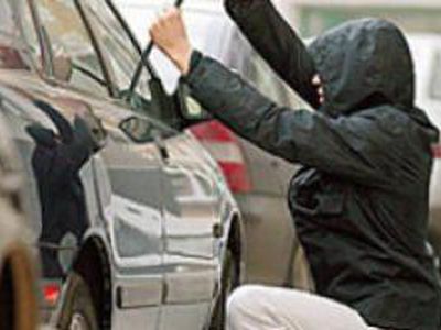 Участились кражи из автомобилей - Происшествия и криминал
