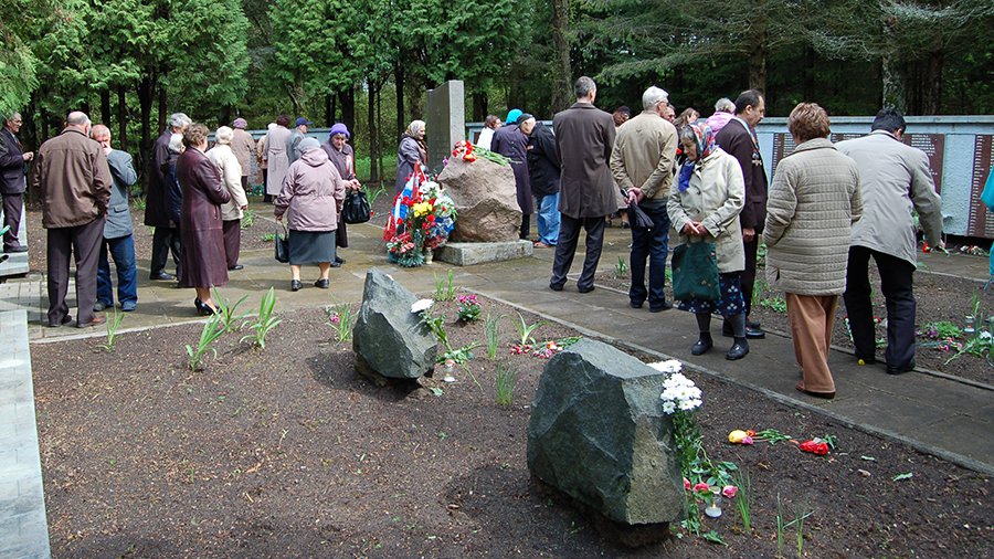 Поездка по местам захоронений советских солдат - В Висагинасе