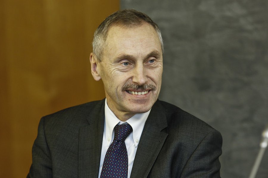 СМИ Литвы: Глава Минэнерго — это хозяин роскошного 
«Роллс-Ройса», у которого нет денег на бензин
 - Энергетика