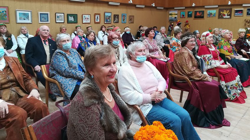 Пенсионеры рады возможности вновь встречаться в Центре занятости сеньоров (видео)
