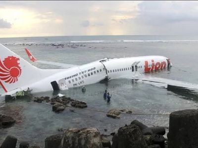 СМИ: пилот разбившегося в Индонезии самолета работал в Lion Air с 2011 года - В Мире