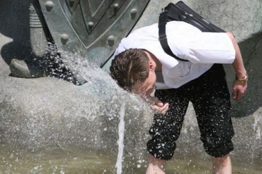Жару лучше переждать без алкоголя и спортивных нагрузок - Наука и здоровье