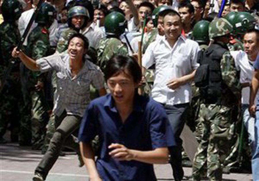 В Японии прошла многотысячная демонстрация против использования атомной энергии                                 - Энергетика