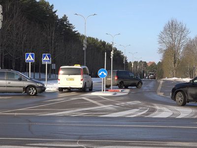 Островки безопасности. Помощь для пешеходов или головная боль для водителей? (видео) - В Висагинасе
