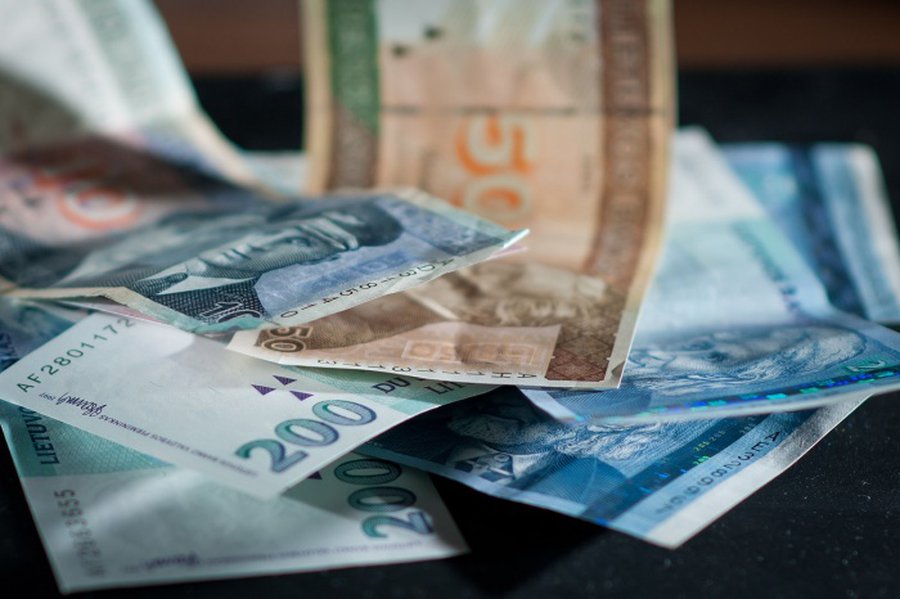 Merai nori didesnių algų - Lietuva ir Baltijos šalys