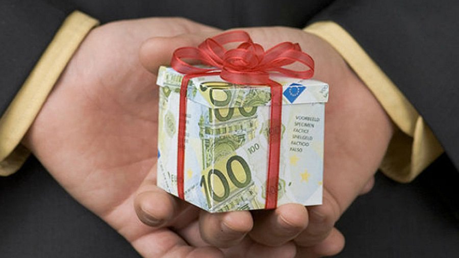 Висагинский КП: «Взятка - грязь!!!». Много ли у нас этой грязи? - В Висагинасе