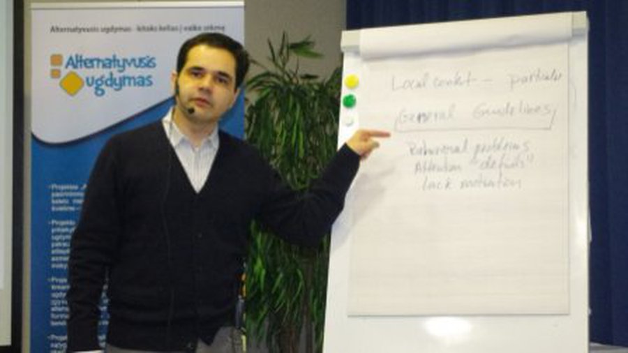 Профессор из США рекламировал в Литве советскую систему обучения - Литва и страны Балтии