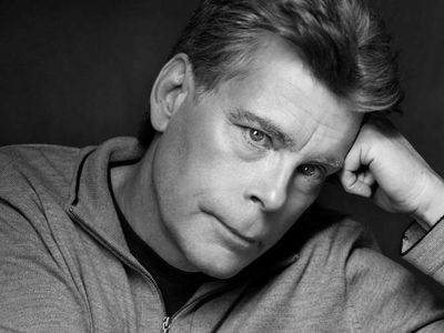 Стивен Кинг: Китай идет к тому, чтобы порвать с долларом - В Мире