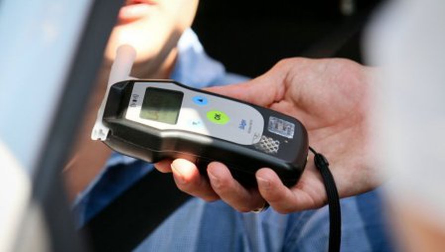 Girtam „Audi“ vairuotojui po pasisveikinimo „eikit ... mentai“ teks susimokėti 28 tūkst. Lt - Įvykiai ir kriminalas