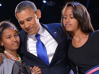 Обама с женой научат дочерей жить на минимальную зарплату - Хобби, отдых и развлечения