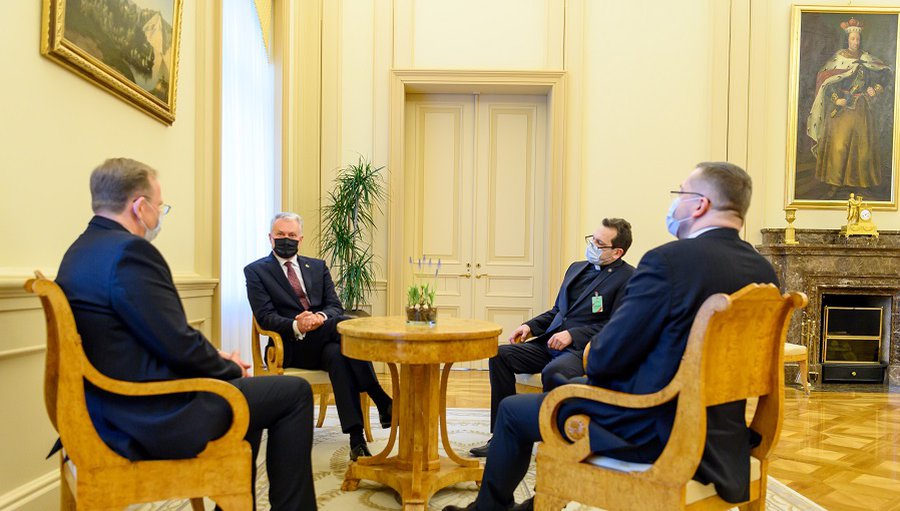 Президент поздравил с приближающейся Пасхой руководителей традиционных христианских общин - Литва и страны Балтии