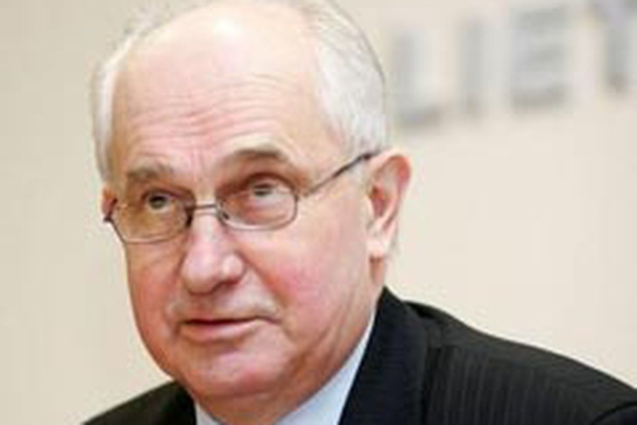 Литовским чиновникам урежут зарплаты - Литва и страны Балтии