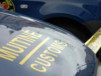 В Литве — крупный коррупционный скандал, задержано 29 таможенников
 - Происшествия и криминал