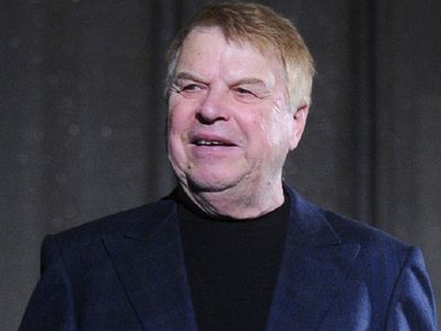 Источник: актер Кокшенов госпитализирован с подозрением на инсульт - Кино и искусство