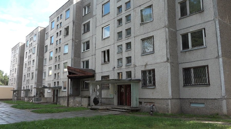 «Добро пожаловать в ад!». Такая надпись сделана на входе в общежитие (видео) - В Висагинасе