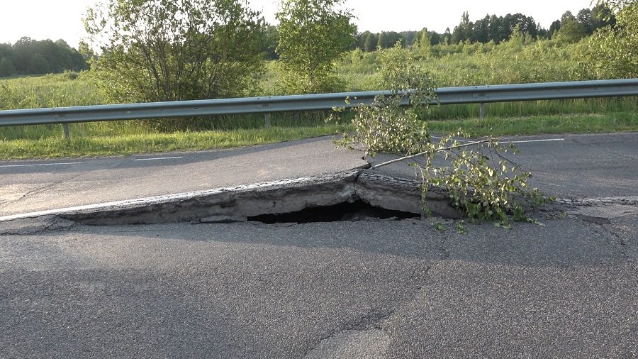 LSA предлагает выделять не менее 80% доходов от акциза на топливо на содержание и развитие местных дорог - Литва и страны Балтии