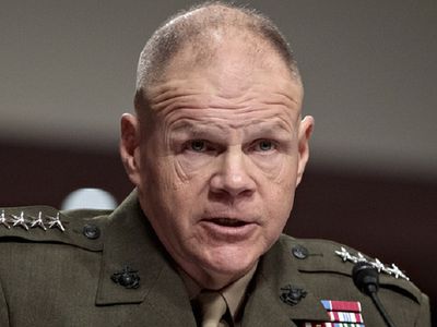 Пентагон пытается сгладить слова командующего морпехами США о надвигающейся войне в Европе - В Мире