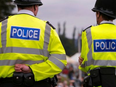 Британия: полицейских проверили на физподготовку - В Мире