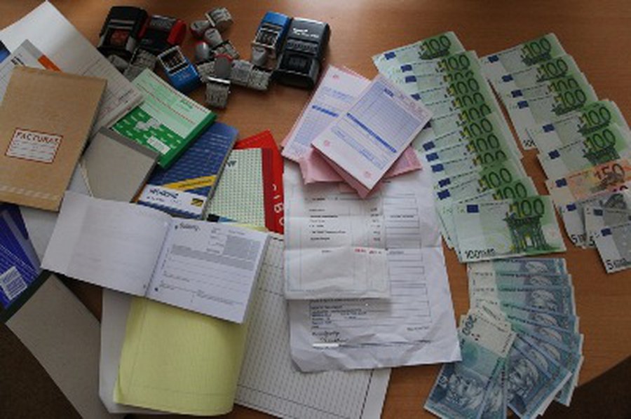 Išaiškinti sukčiai, apgaule pasisavinę draudimo išmokas - Įvykiai ir kriminalas