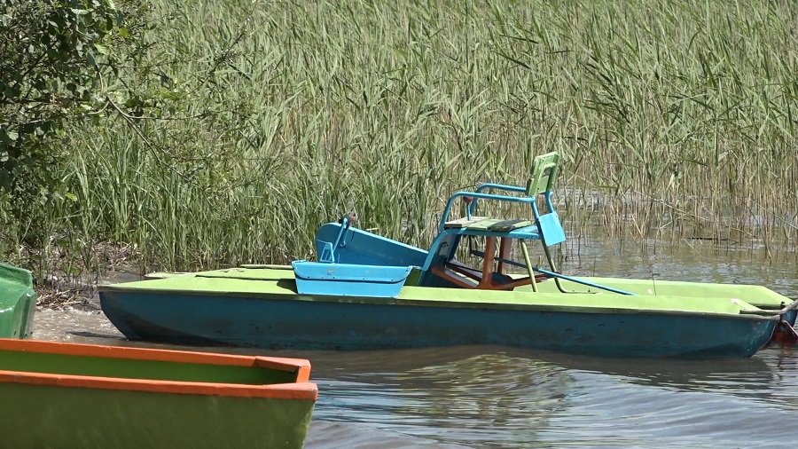 Прогулка на катамаране закончилась вызовом пожарных-спасателей - В Висагинасе
