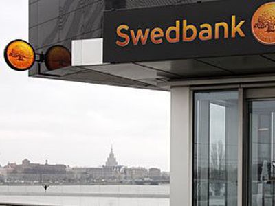 Swedbank в Латвии потерял из-за паники 250 миллионов евро                                                                                              - Литва и страны Балтии