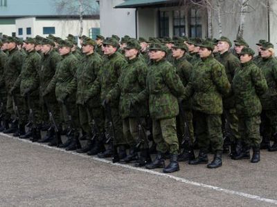 Сейм запретил военным работу в другом месте - Литва и страны Балтии