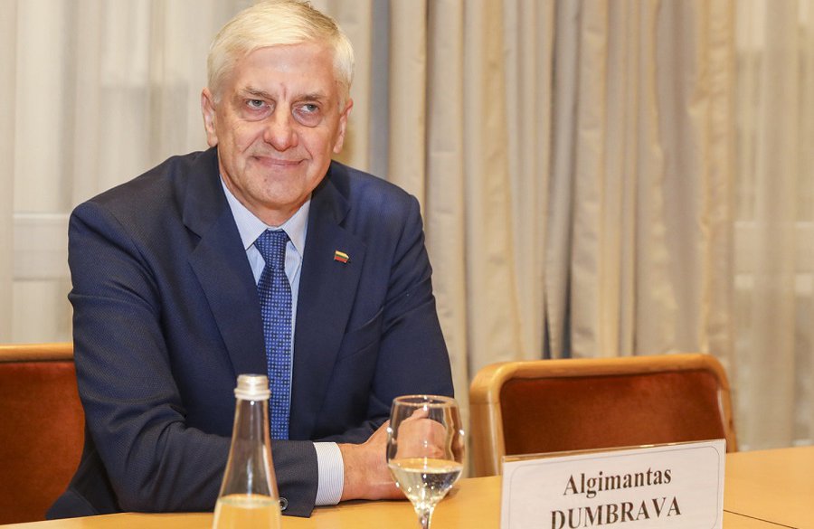 Į „valstiečių“ frakciją ir partiją beldžiasi A. Dumbrava: prašymas jau parašytas - Lietuva ir Baltijos šalys