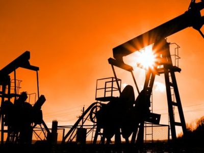 Россия установила 25-летний рекорд по добыче нефти - В Мире