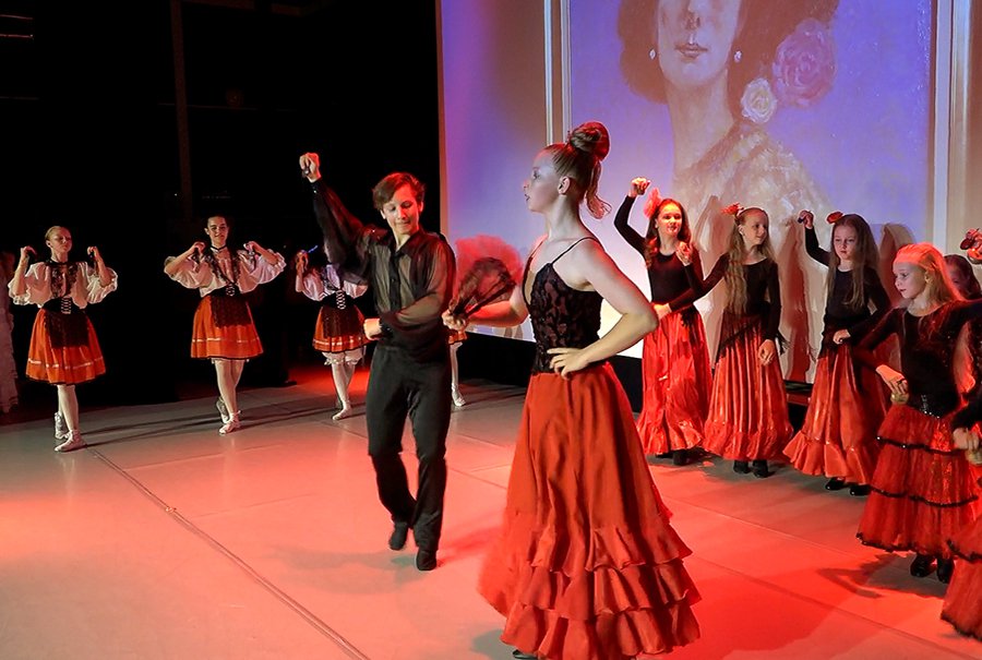 Балетный спектакль был тепло принят публикой (видео) - В Висагинасе