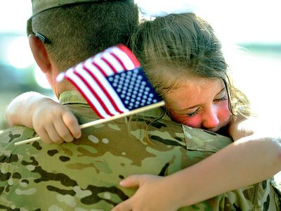 Американские власти собирались поставить на военный учет 120-летних старцев - В Мире