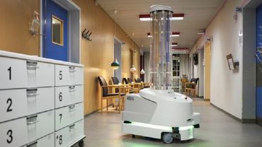 В Литву поступил первый закупленный Еврокомиссией робот для дезинфекции