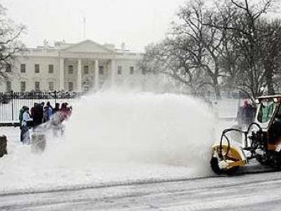 Колоссальный бюджетный дефицит скажется на политике и глобальной мощи США - В Мире