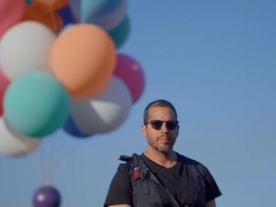 Иллюзионист Дэвид Блейн на воздушных шарах поднялся на высоту более 7,5 км над Аризоной - Это интересно