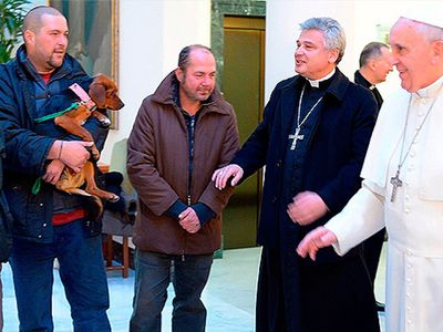 Папа Римский Франциск отметил свой день рождения завтраком с бездомными - Культурные и спортивные мероприятия