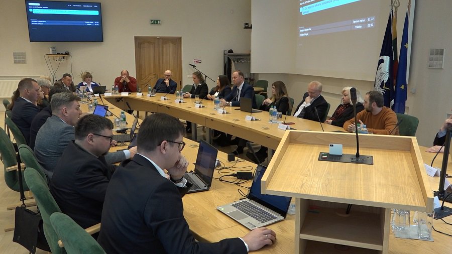 Борьба за «портфели» в Висагинском совете еще не окончена (видео) - В Висагинасе