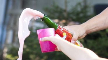 Поправками к закону предлагается запретить "детское" шампанское