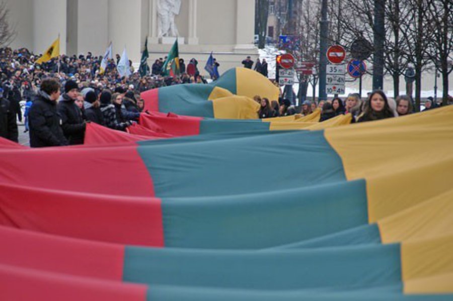 На улицах столицы Литвы — советская бронетехника


                                                 - Литва и страны Балтии