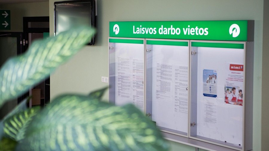 Малый бизнес в Литве не может заставить людей работать и просит снизить пособия - Экономика и бизнес