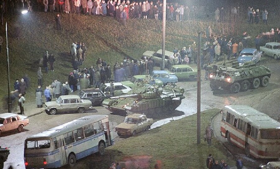 Студентками и студентами мы были свидетелями тех событий, и помним, как это было страшно… (видео) - Литва и страны Балтии