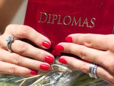 Приоритеты поступающих в ВУЗы в 2013 году: социальные науки и медицина - Наука и здоровье