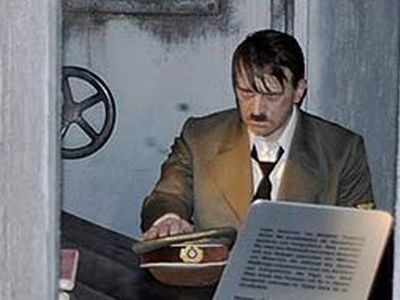 Немца оштрафовали за обезглавливание воскового Гитлера - Хобби, отдых и развлечения