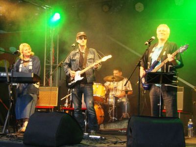 «Владеющий чарами песен, душою владеет любой ...»                                                                                                      - В Висагинасе