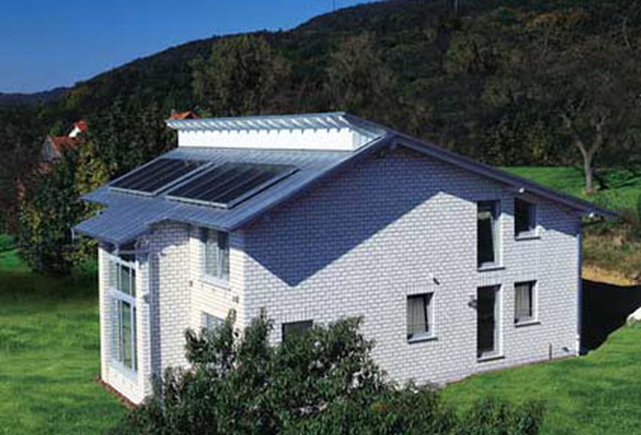 Житель Литвы доказывает рентабельность солнечных коллекторов
                                 - Энергетика