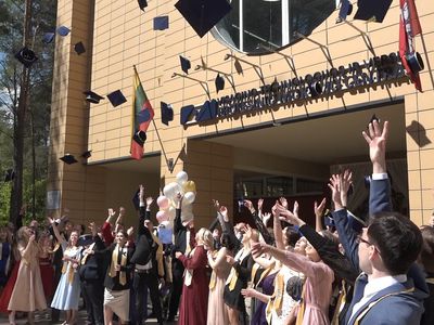 Последний звонок в Висагинском центре профессионального обучения (видео) - В Висагинасе