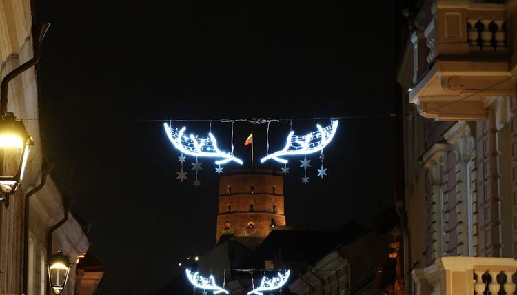 Как Вильнюс выглядит в огнях Рождества (видео)